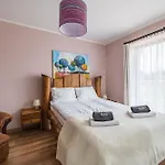 To Tu Czarna Góra